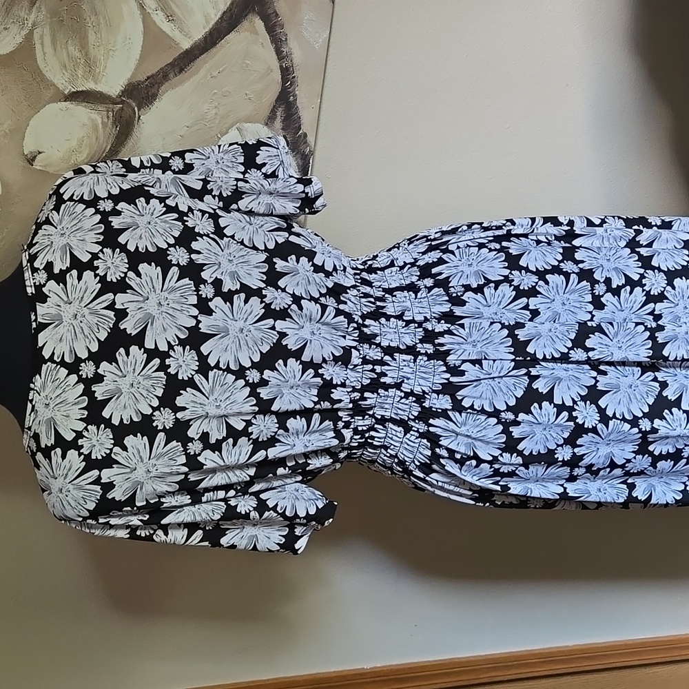 Floral Black and White Dress - Picture 3 of 4